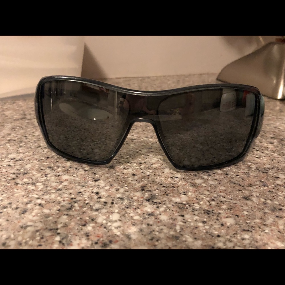 OAKLEY POLARIZED MEN’S SUNGLASSES